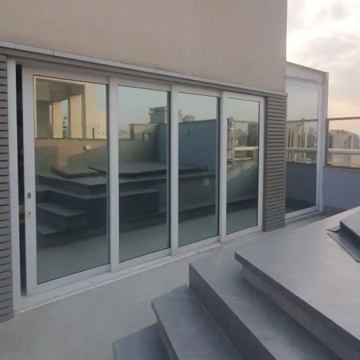 Portas de vidro de cobertura com insulfilm de controle solar
